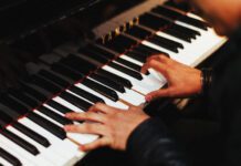 Що являє собою музичний інтернет-магазин?