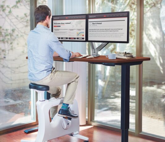 Стіл з регулюванням висоти