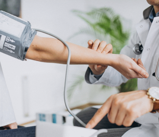 На якій руці краще вимірювати артеріальний тиск