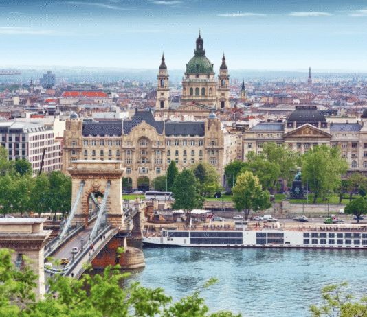 Екскурсії в Будапешт для туристів: маршрути та враження